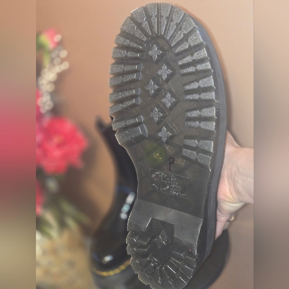 NWOB Dr. Martens 2976 Max Distressed Leather Platform Chelsea Boot - Black - Picture 6 of 6